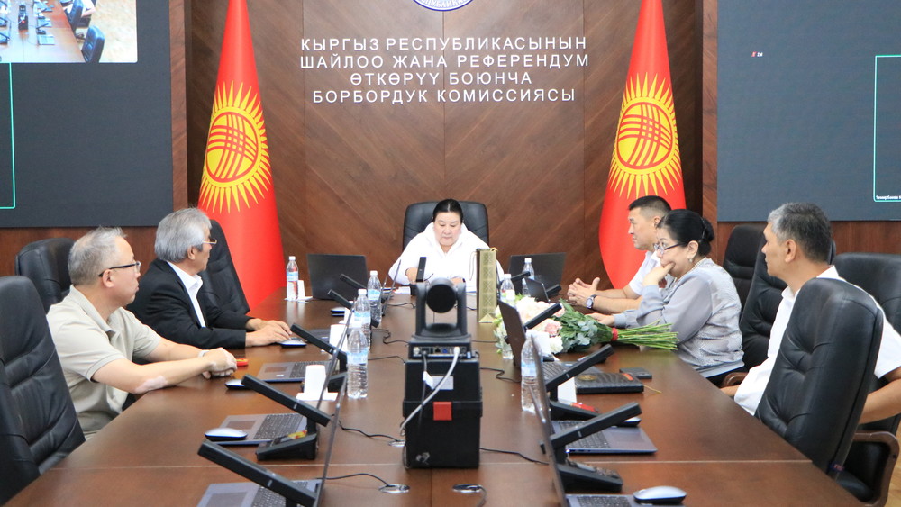 ЦИК тарабы менен жергиликтүү кенеш депутаттарынын кызматтары мөөнөтүнөн мурда токтотулду