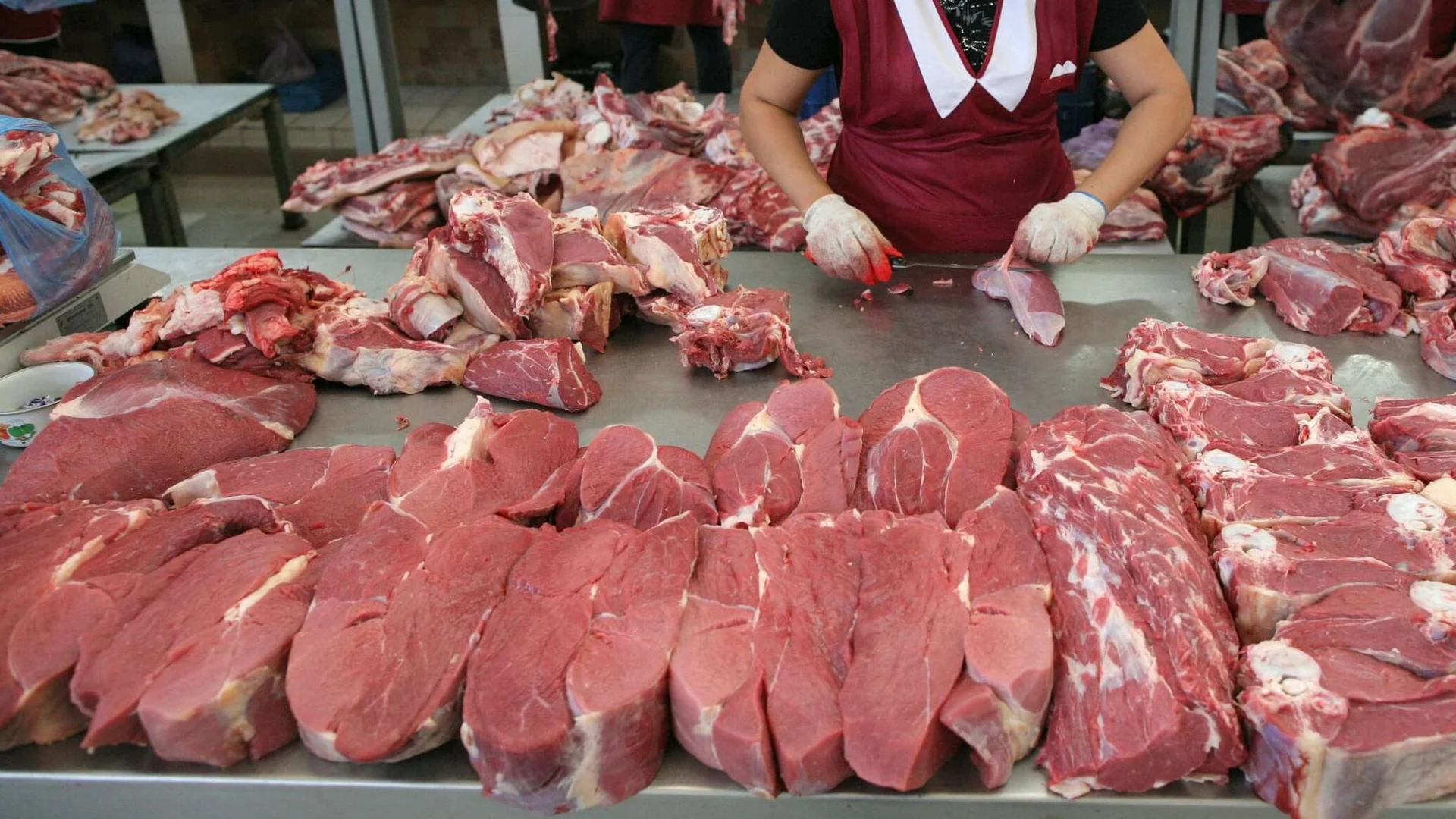 В Караколе провели мониторинг убойных пунктов и точек продажи мяса