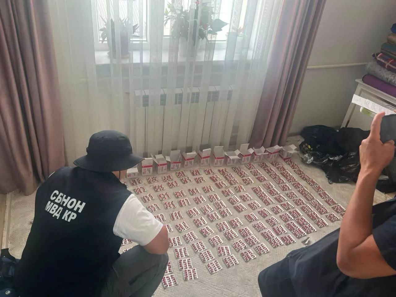 В Бишкеке пресечён сбыт психотропных веществ в рамках операции «Канал — Янтарный берег»