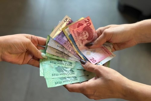 За четыре года зарплата в Кыргызстане выросла в 2,2 раза при росте цен в 43%