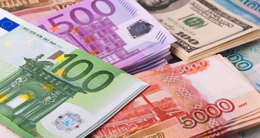 27-июлга карата валюта курстары: Теңге менен евро арзандап, рубль кулады, доллар өз ордун сактады