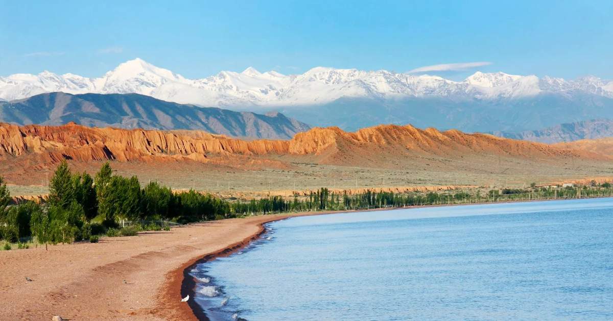 Ош шаарынан чыккан 40 мугалимге Ысык-Көлдө эс алуу уюштурулду