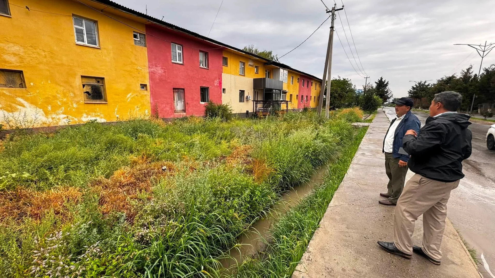 Мэр Баткена Сейтек Кулубаев распорядился устранить недочеты на улице И. Раззакова