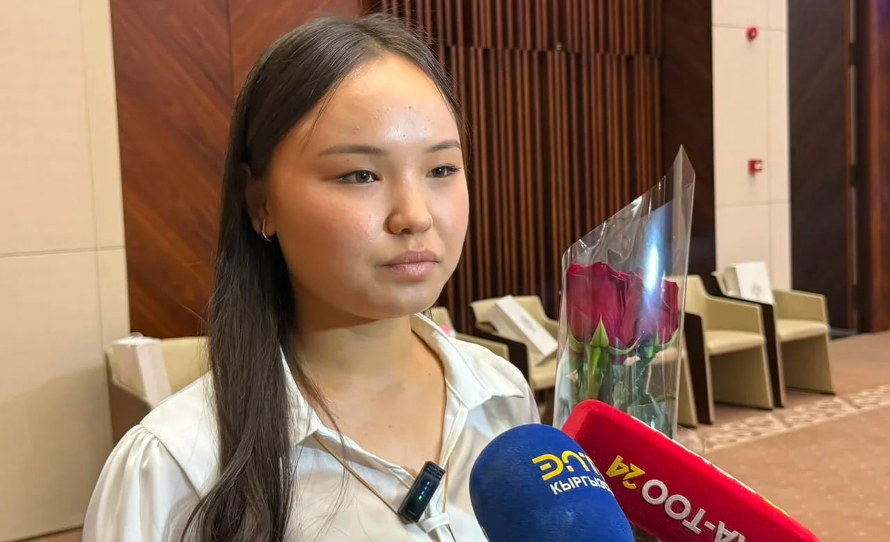 Баткендик окуучу Сезимай Акматова ОРТда эң жогорку упайга ээ болду