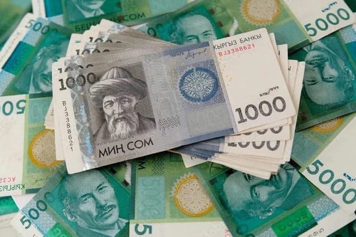 Кыргызстандын бюджети Улуттук банктын кирешесинен улам профицитте, бирок чыгашалар менен дефицит коркунучу өсүүдө