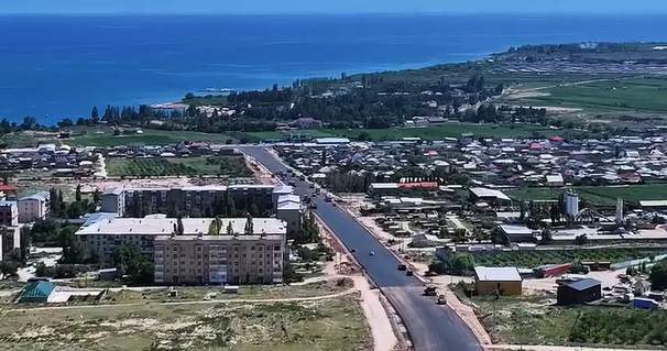 В Чолпон-Ате уложен асфальт на 4 км объездной дороги: продолжаются масштабные работы