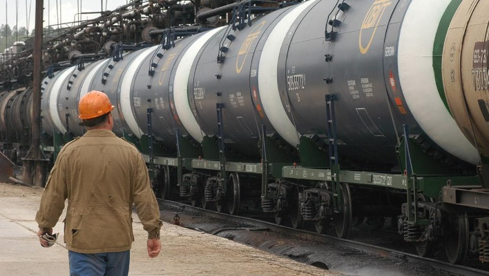 Кыргызстандын Өкмөтү нефть жана нефт продукцияларын экспорттоого тыюу киргизди