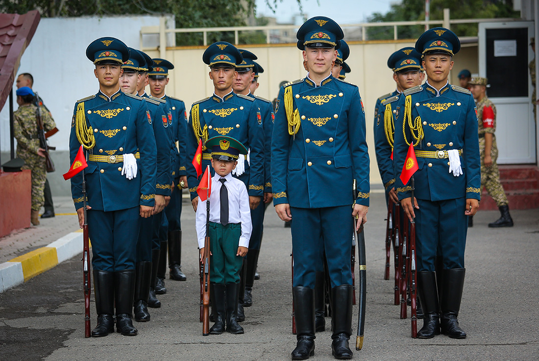 Кыргызстандын Улуттук гвардиясы 34-жылдыгын майрамы менен белгиледи