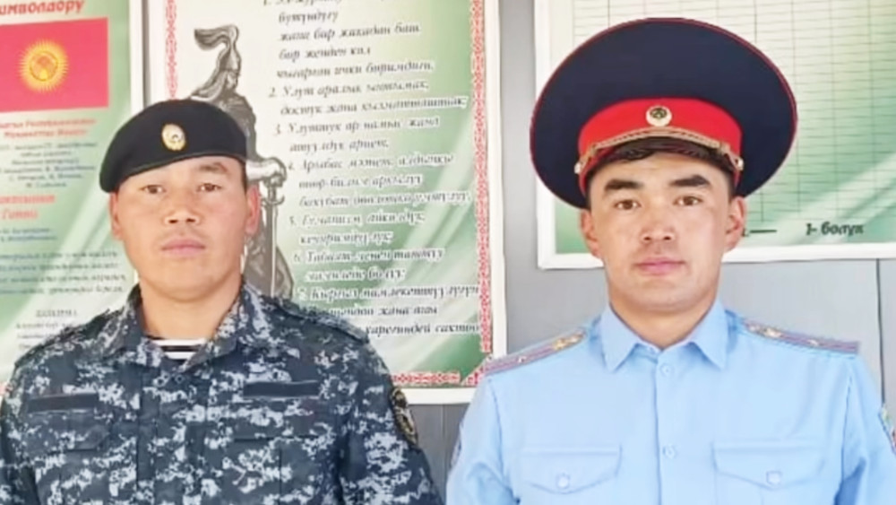 Милиционеры спасли тонущего мужчину в озере Иссык-Куль во время ночного патруля